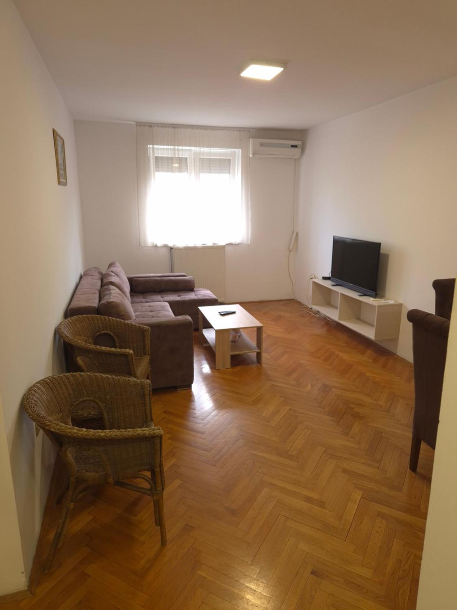 Apartmani Jasmin Новий Сад Екстер'єр фото